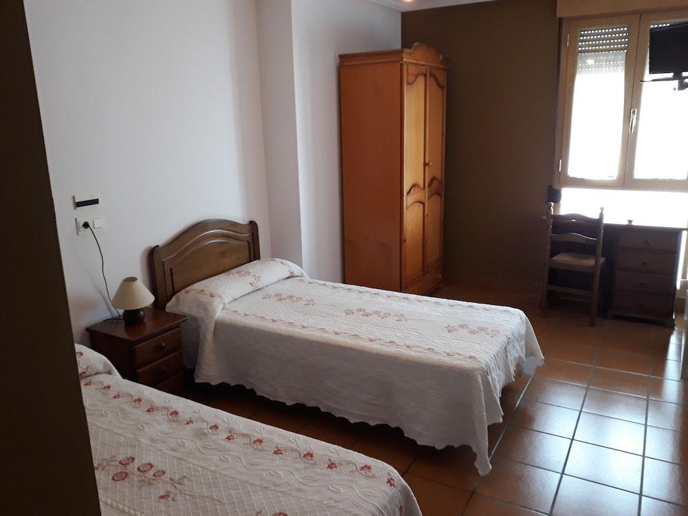 Hostal Ardoi Сисур-Майор Экстерьер фото